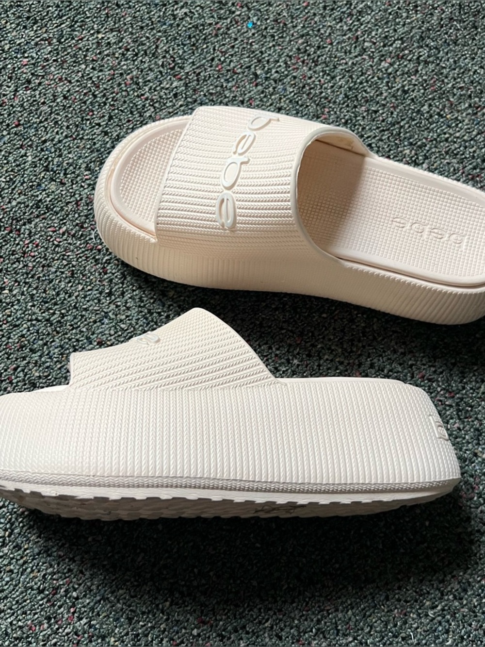 BEBE White Cream Rubber Summer Swim Platform Sandals Slides Slipper Shoes Sz 8 - Picture 3 of 16